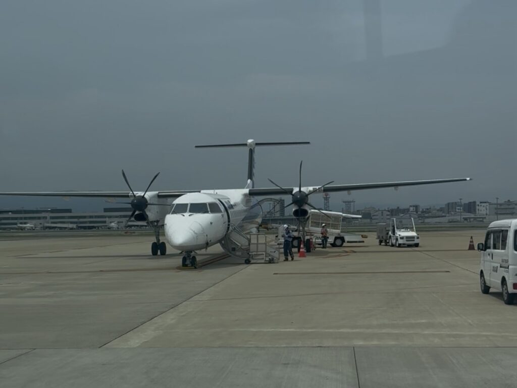 プロペラ機